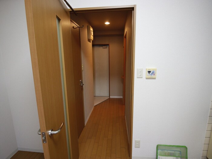 物件内観写真15　(廊下)