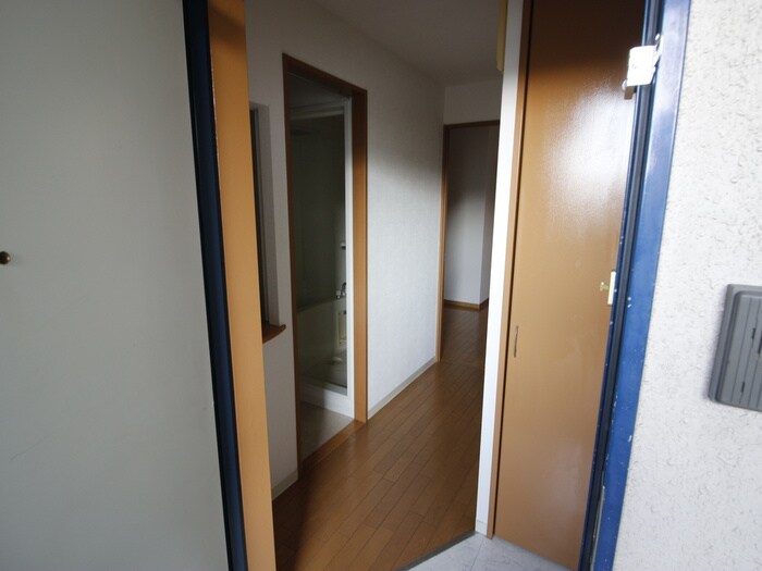 物件内観写真18　(玄関)