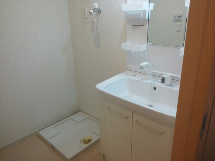 物件内観写真17　(洗濯機置場)