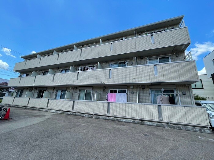 物件外観写真1　(外観写真)