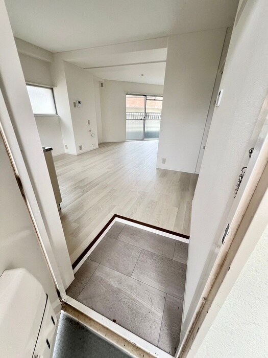 物件内観写真17　(玄関)