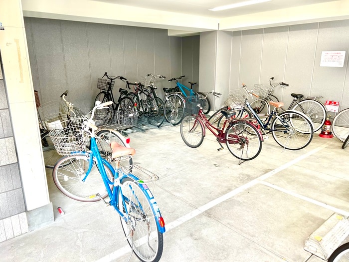 物件外観写真6　(駐輪場)