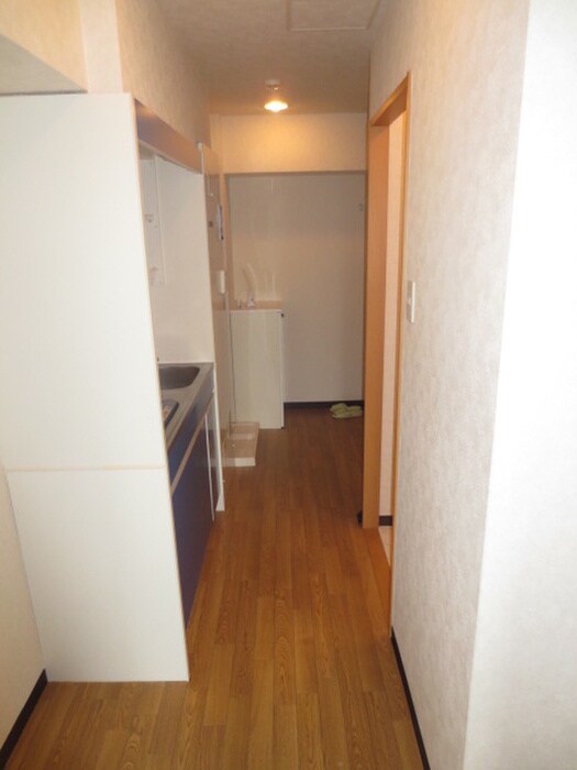 物件内観写真11　(廊下)