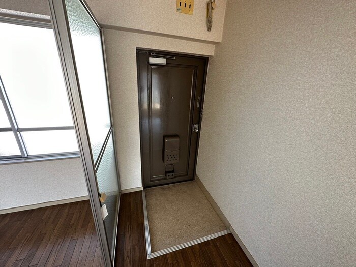 物件内観写真14　(玄関)