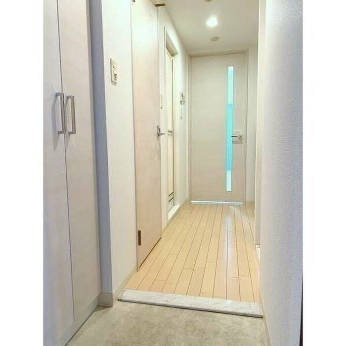 物件内観写真8　(玄関)