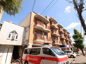 正和フラット宝ヶ池外観写真
