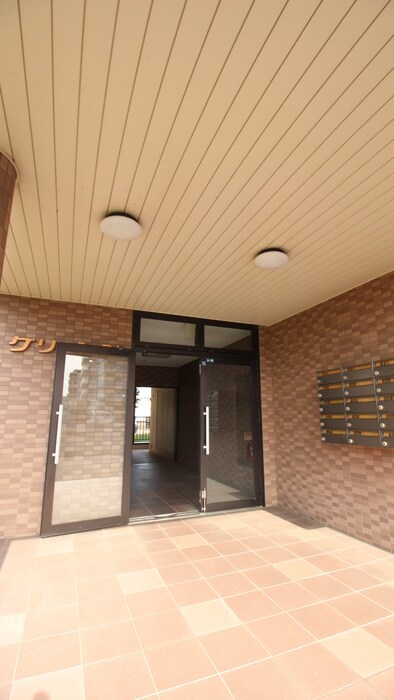 物件外観写真5　(エントランス部分)