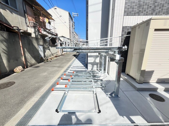 物件外観写真3　(駐輪場)