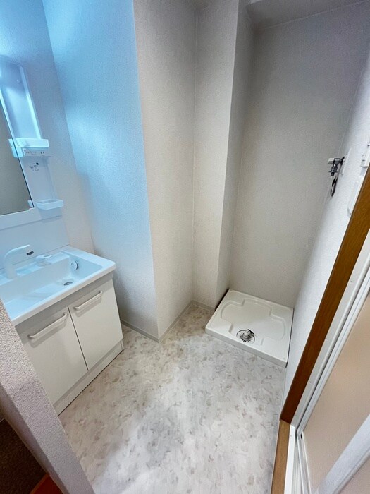 物件内観写真17　(洗濯機置場)