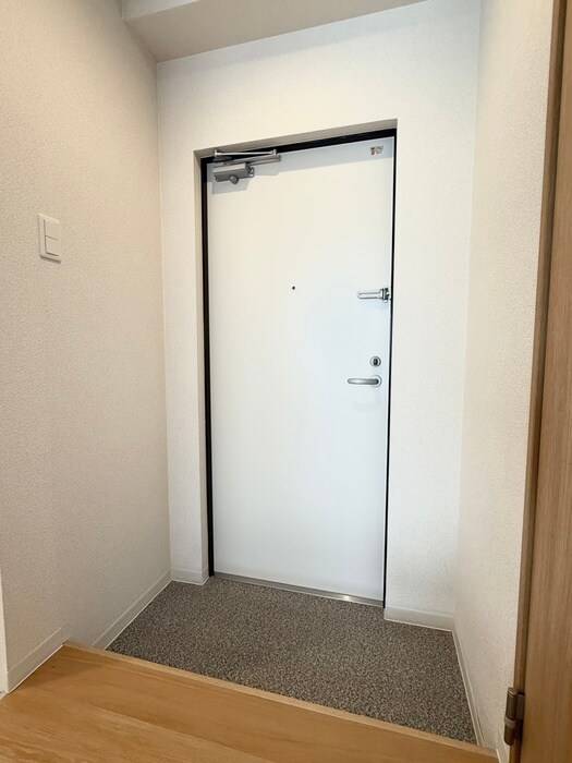 物件内観写真18　(玄関)