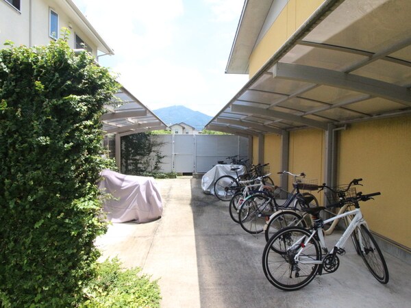 駐輪場