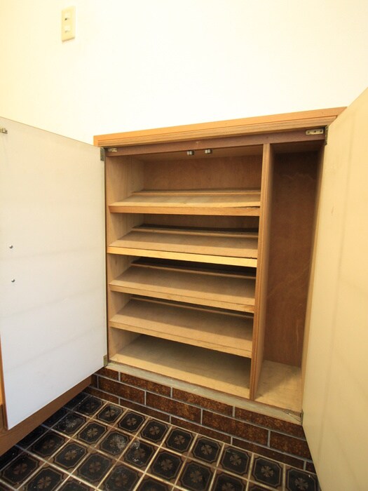 物件内観写真15　(靴箱)