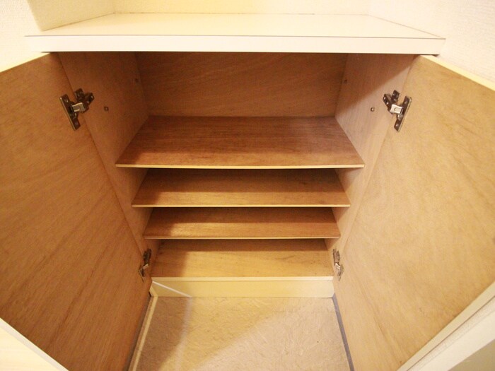 物件内観写真13　(靴箱)