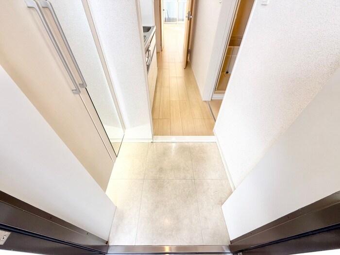 物件内観写真17　(玄関)