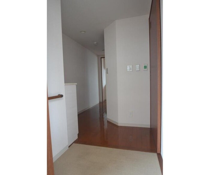 物件内観写真7　(玄関)