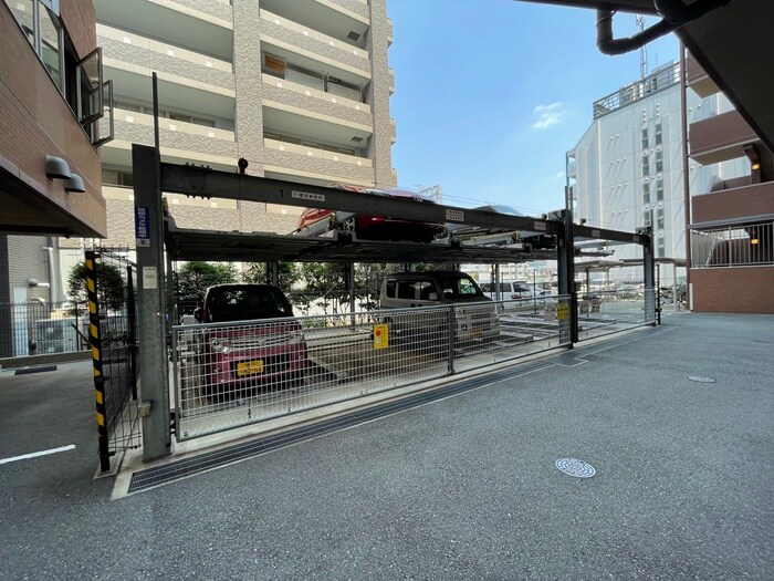 物件外観写真6　(駐車場)