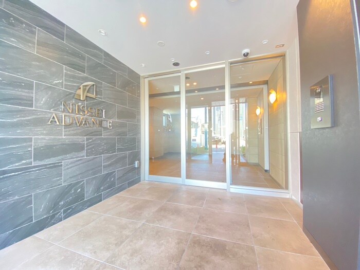 物件外観写真2　(エントランス部分)