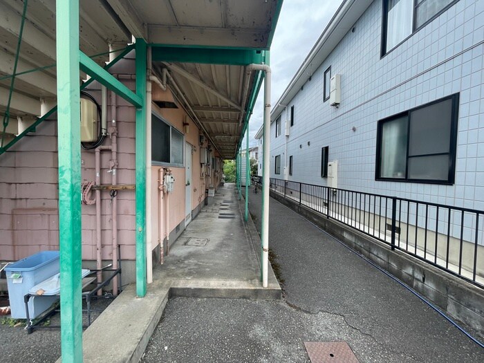 物件外観写真4　(エントランス部分)