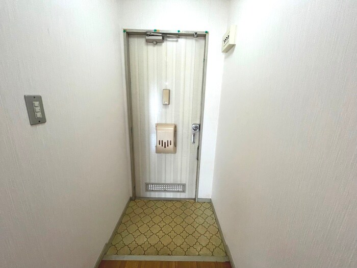 物件内観写真19　(玄関)