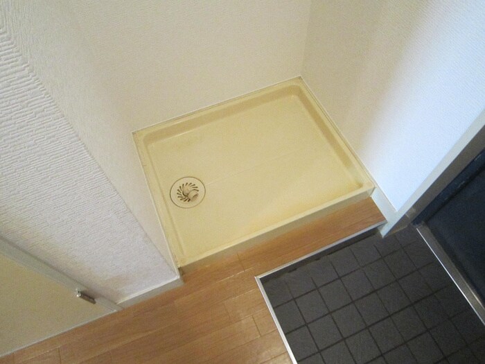 物件内観写真7　(洗濯機置場)