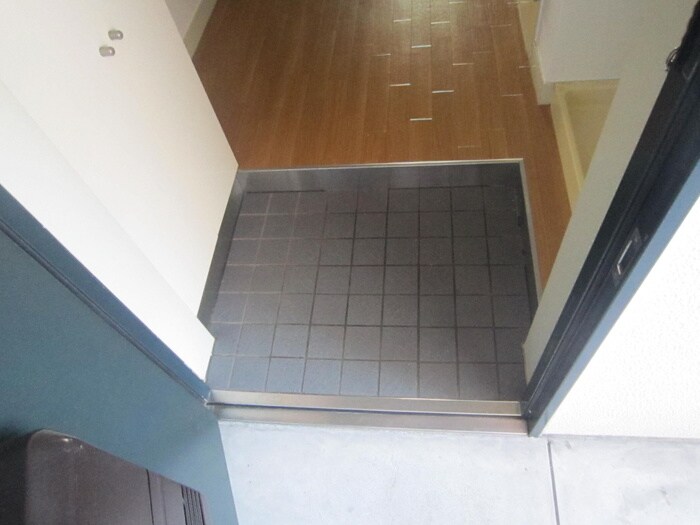 物件内観写真13　(玄関)