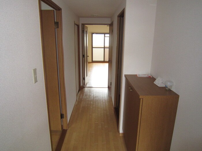 物件内観写真7　(玄関)