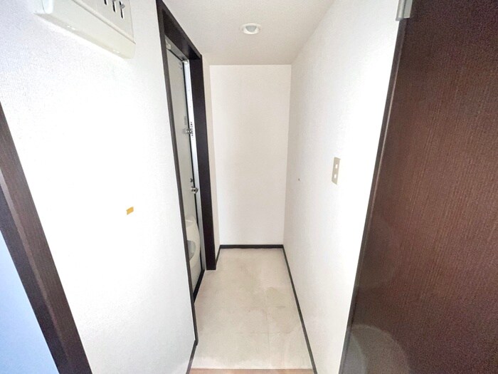 物件内観写真15　(玄関)