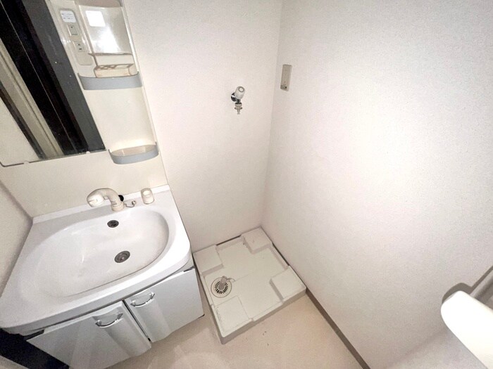 物件内観写真18　(洗濯機置場)