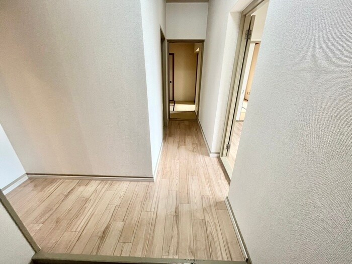 物件内観写真21　(廊下)