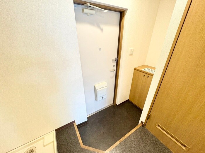 物件内観写真14　(玄関)