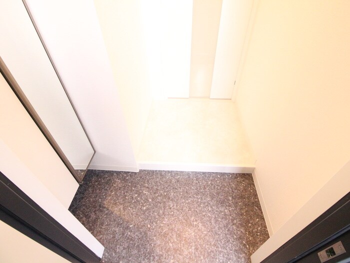 物件内観写真16　(玄関)