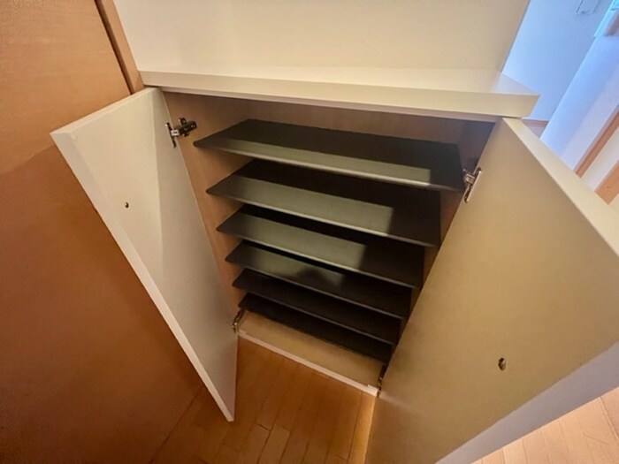 物件内観写真13　(靴箱)