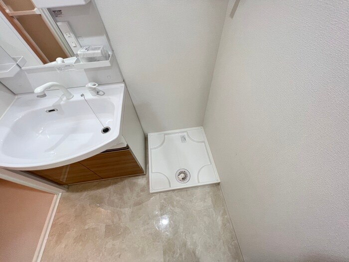 物件内観写真14　(洗濯機置場)