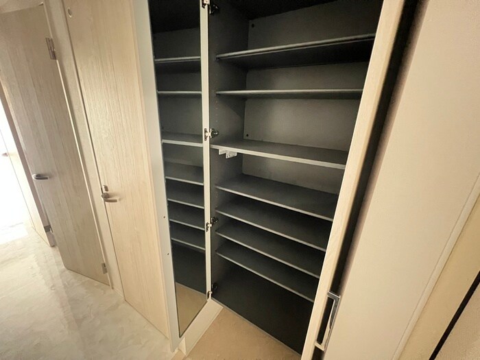 物件内観写真16　(靴箱)