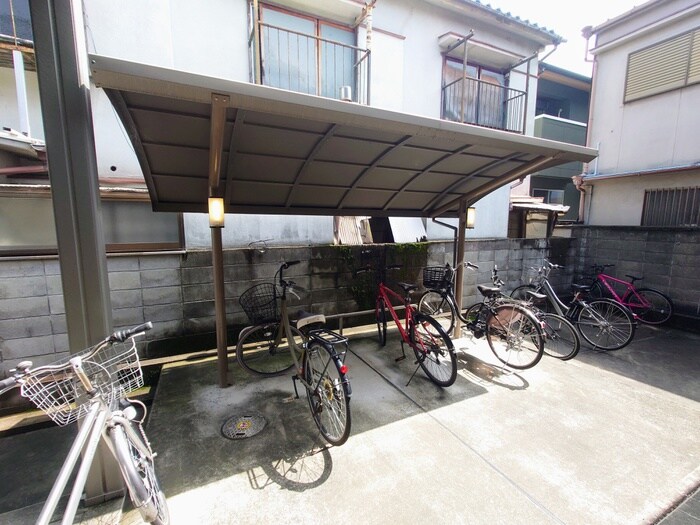 物件外観写真5　(駐輪場)