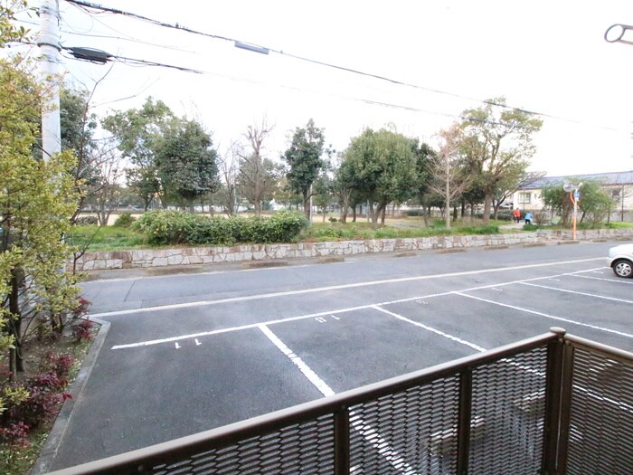 物件内観写真22　(室内からの展望)