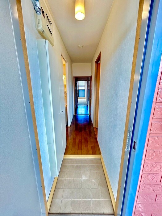 物件内観写真17　(玄関)