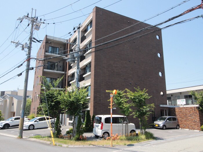 物件外観写真5　(駐車場)