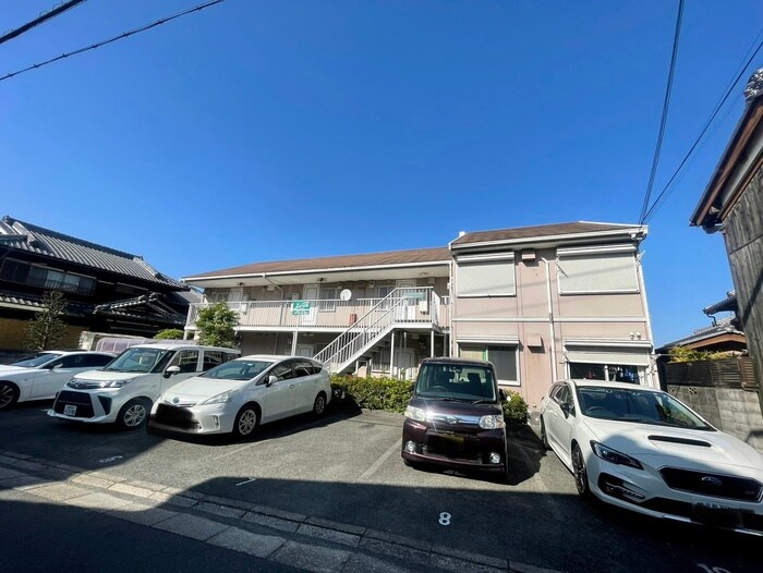 物件外観写真4　(駐車場)