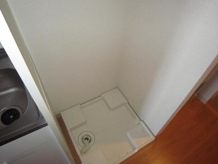 物件内観写真12　(洗濯機置場)