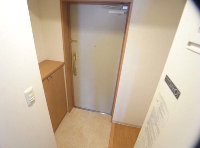 物件内観写真15　(玄関)