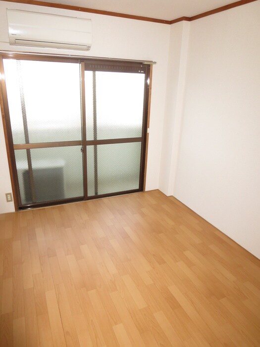 物件内観写真4　(居室)