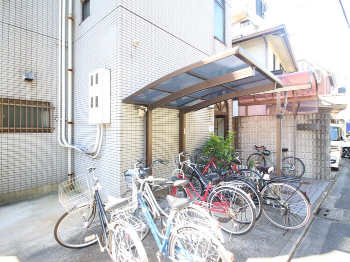 物件外観写真4　(駐輪場)