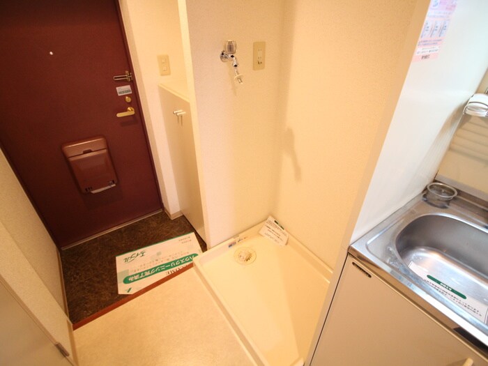 物件内観写真18　(玄関)