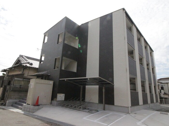 物件外観写真1　(外観写真)