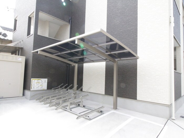 物件外観写真5　(駐輪場)