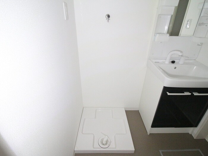 物件内観写真13　(洗濯機置場)