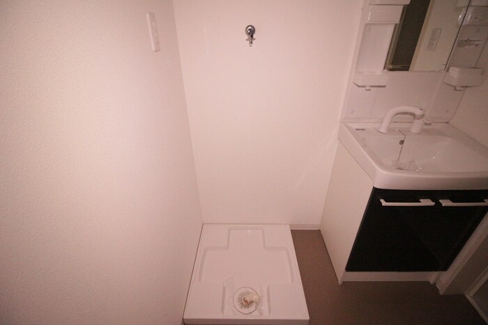 物件内観写真14　(洗濯機置場)