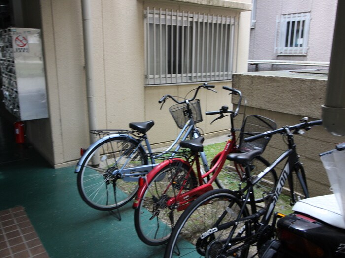 物件外観写真3　(駐輪場)