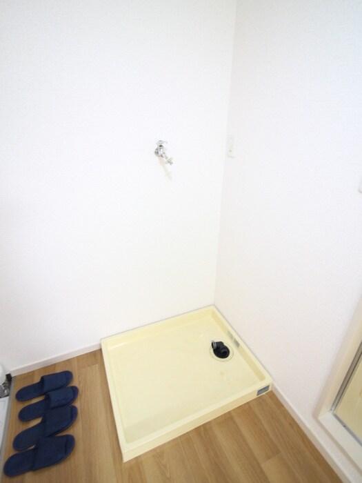 物件内観写真15　(洗濯機置場)